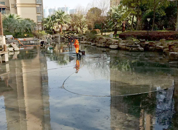 新田景观池淤泥清理